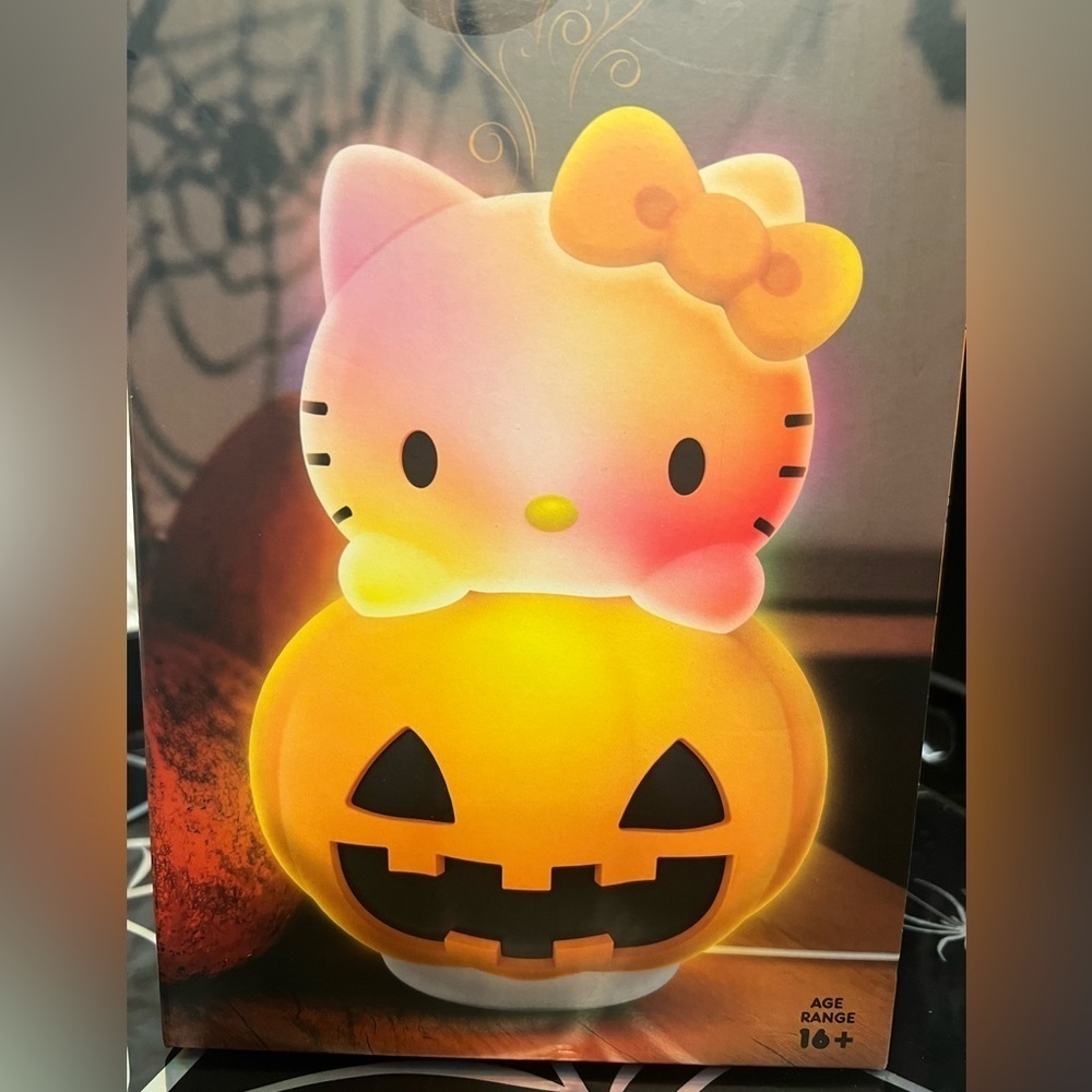 🩷🎃HELLO KITTY LED PUMPKIN AROMA FAN, BRAND NEW IN BOX🩷🎃